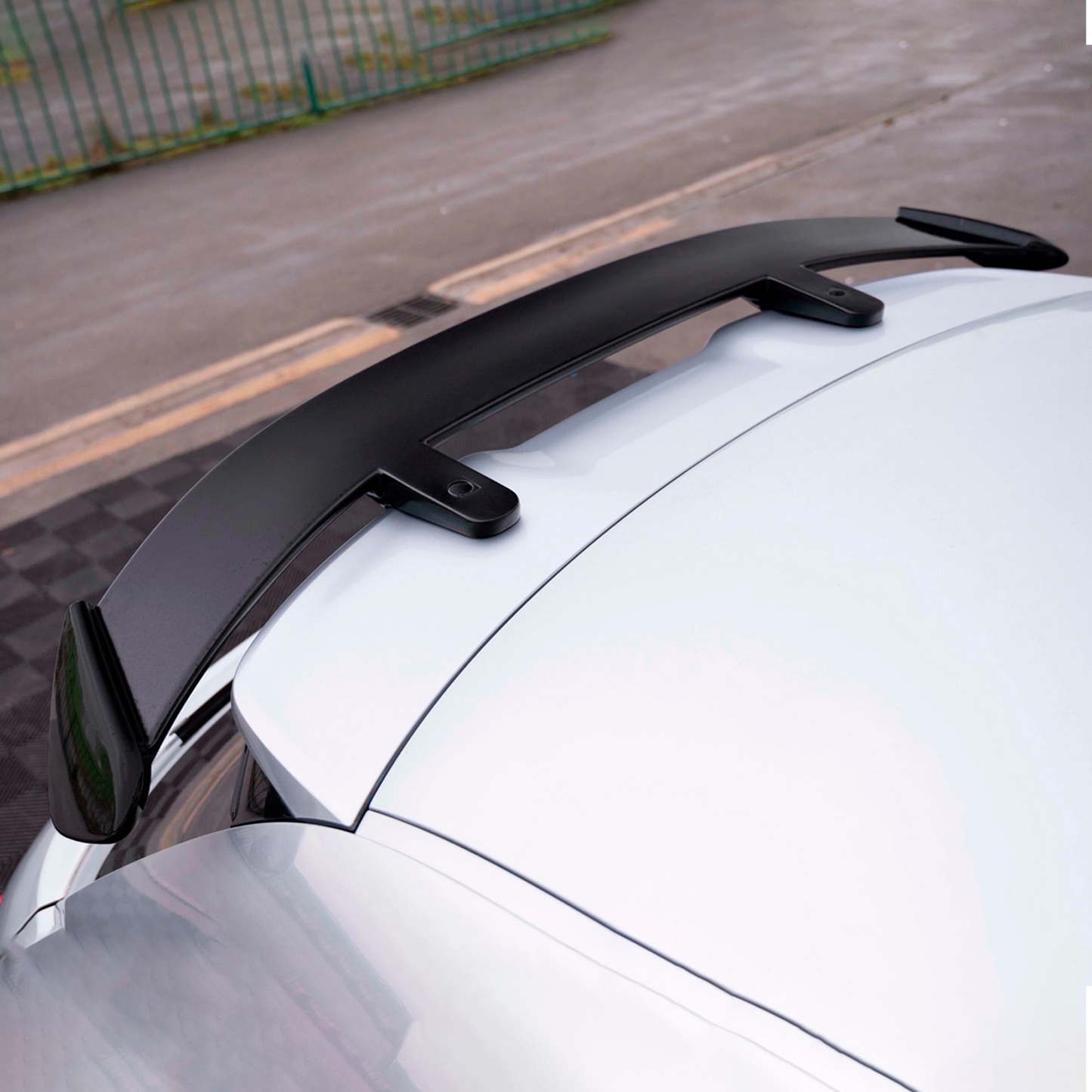 Aleron Mate Hatchback Spoiler Cola Pato Embellecedor Cajuela